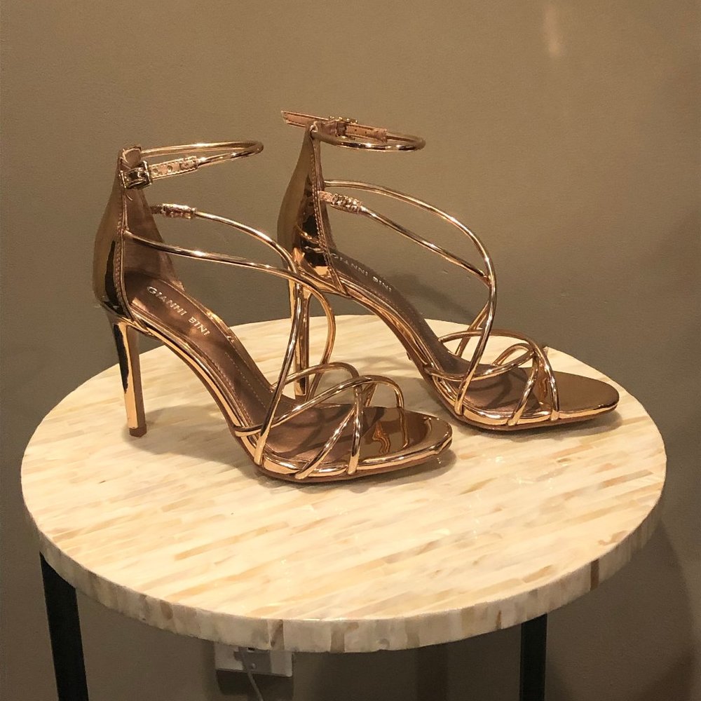 NWT Rose Gold Gianni Bini Sexy Heels